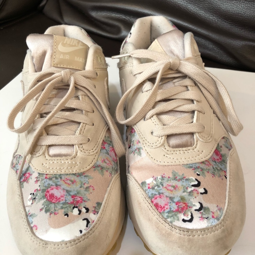 Nike Air Max cute flower shoes